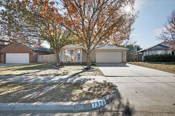Benbrook, TX 76126,7328 Summerset Drive