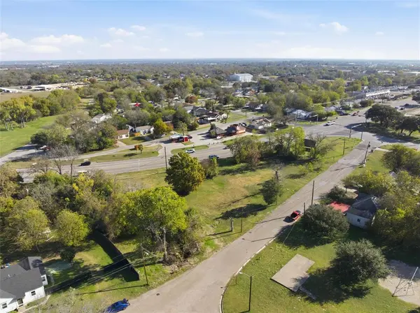 Waco, TX 76711,105, 107, 109, 111 Victory Drive