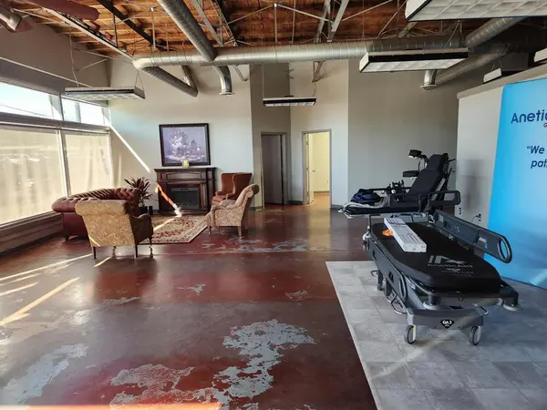 Cleburne, TX 76033,607 S Main Street