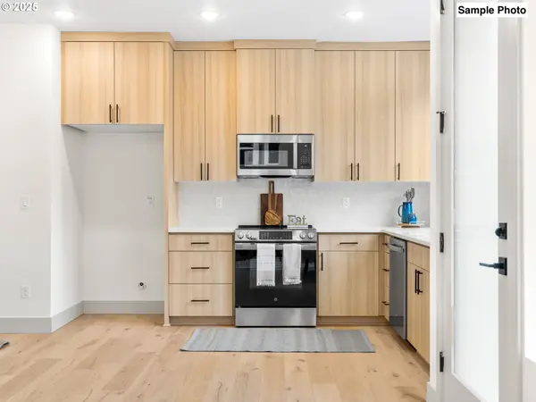 Portland, OR 97217,7381 N Mobile AVE