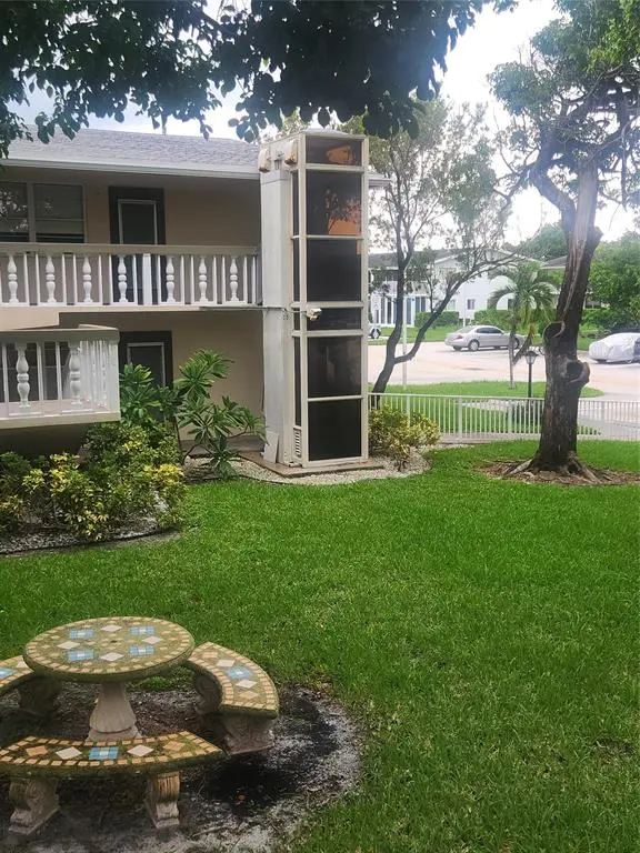 Deerfield Beach, FL 33442,237 Farnham J #237
