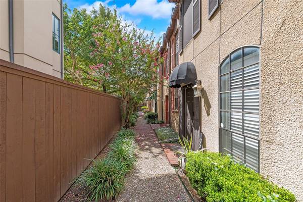 4418 Bowser Avenue #105,  Dallas,  TX 75219