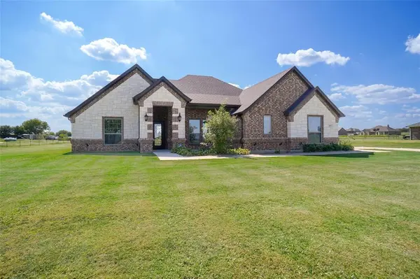 485 Honeysuckle,  Paradise,  TX 76073