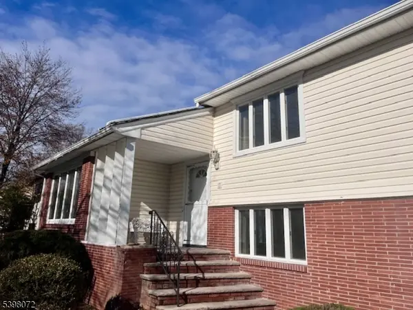 West Orange Twp., NJ 07052,7 Buckingham Rd