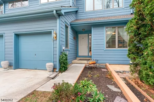 Lambertville City, NJ 08530,11 Sturbridge Ct