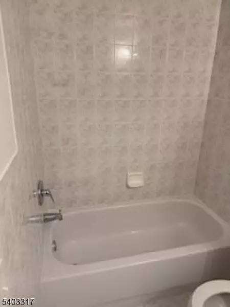 Jersey City, NJ 07305,75 Randolph Ave