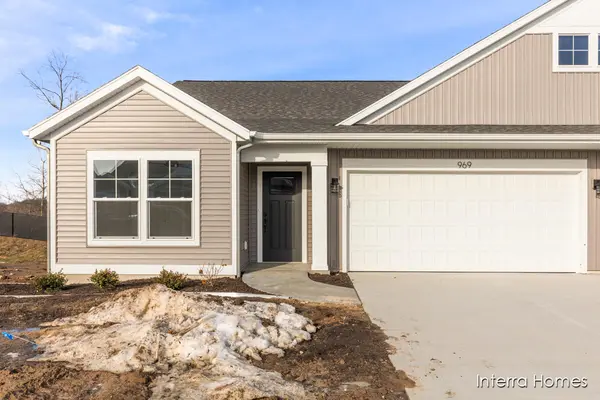 969 Scioto DR NW #20, Alpine Twp, MI 49321