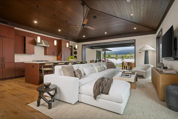 Kailua Kona, HI 96740,73-4431 LEMI PL #33