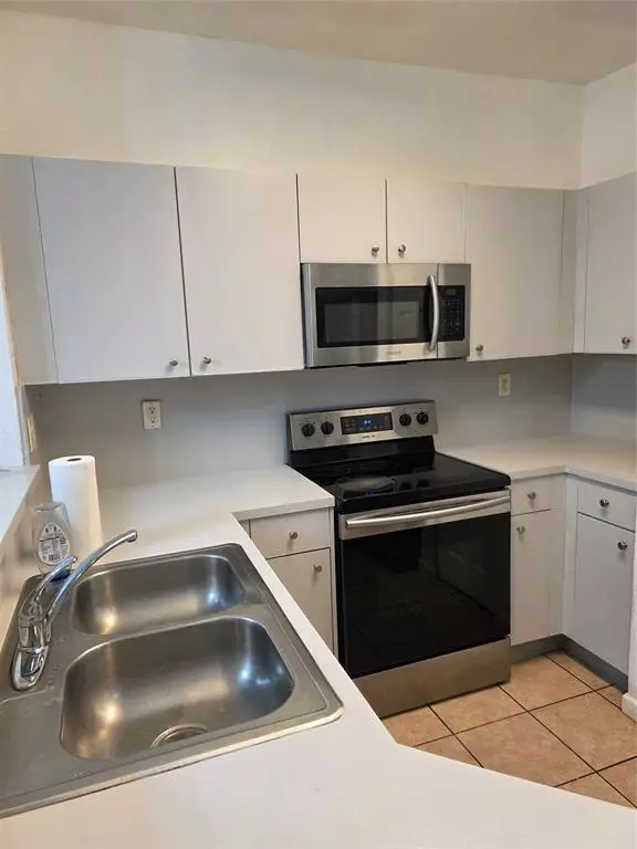 Tamarac, FL 33321,7917 Tuscany Dr