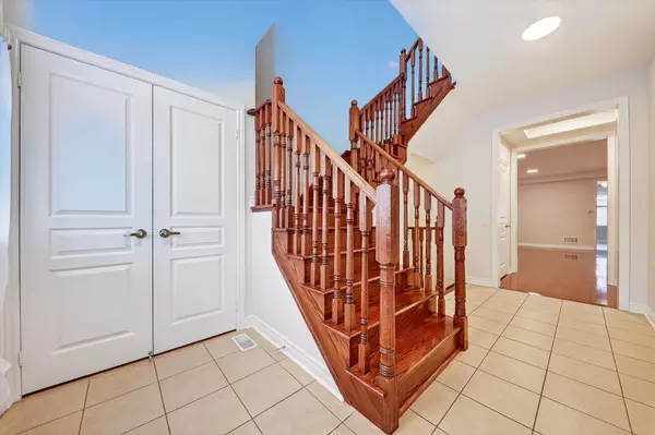 Caledon, ON L7C 4A1,26 Newhouse BLVD