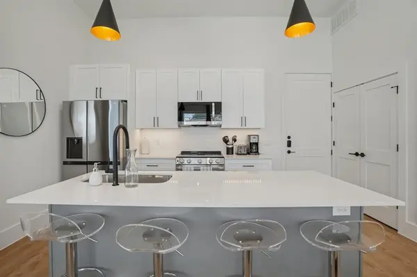 Dallas, TX 75235,6418 Maple Avenue #304