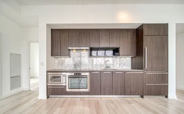 Toronto C15, ON M2K 0E4,117 McMahon DR #2102