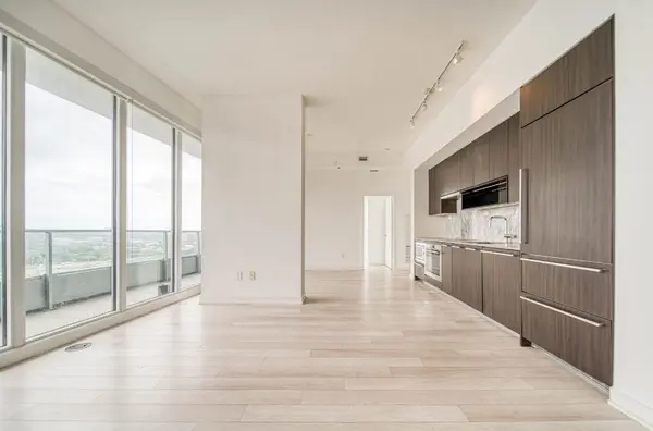 Toronto C15, ON M2K 0E4,117 McMahon DR #2102