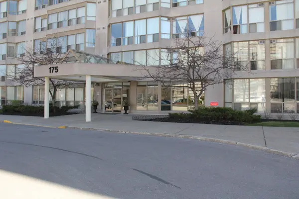 Richmond Hill, ON L4C 9V3,175 Cedar AVE #214