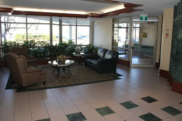 Richmond Hill, ON L4C 9V3,175 Cedar AVE #214