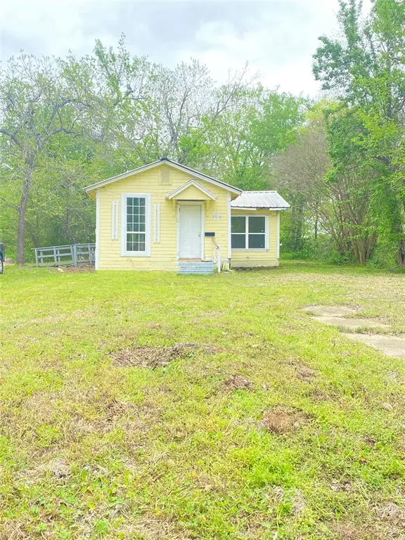 Paris, TX 75460,305 4th Street SW