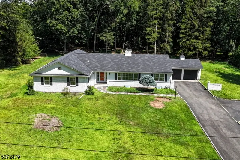 Saddle River Boro, NJ 07458,47 Twin Brooks Rd