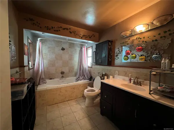 Zeballos, BC V0P 2A0,619 Keno Cres