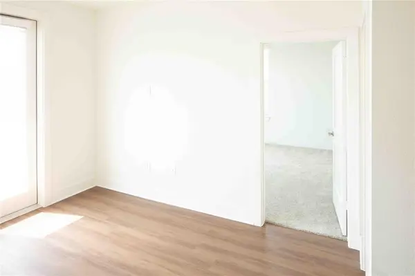 Roanoke, TX 76262,108 N US 377 #301