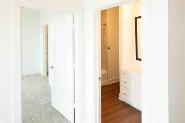 Roanoke, TX 76262,108 N US 377 #301