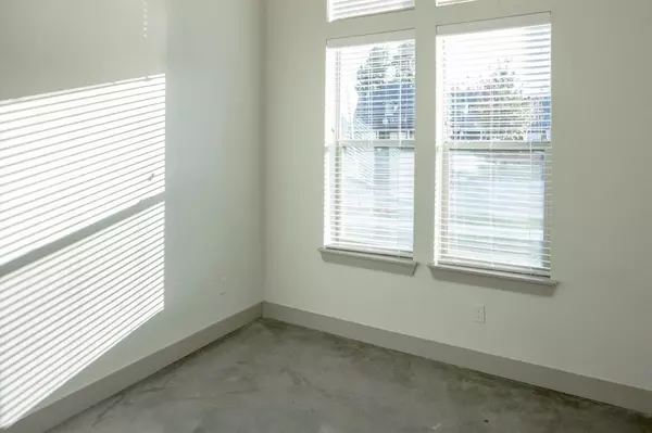 Roanoke, TX 76262,601 N Oak Street #308