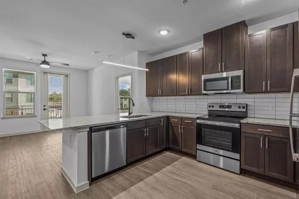 Arlington, TX 76010,3120 E Park Row Drive #1101