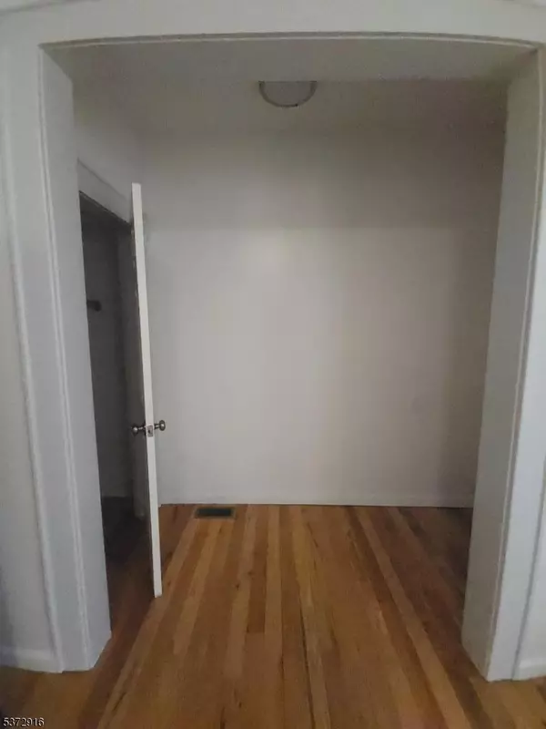 Newark City, NJ 07112,166 Goodwin Ave