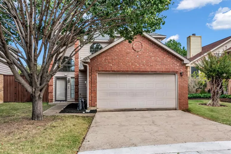 903 Azalia Drive, Lewisville, TX 75067