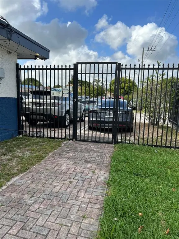 Fort Lauderdale, FL 33311,2401 NW 19th St