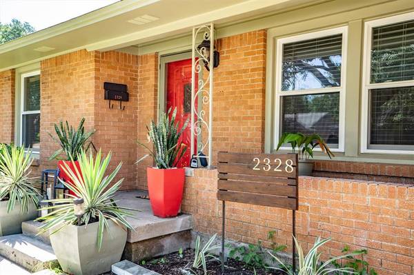 2328 Materhorn Drive,  Dallas,  TX 75228