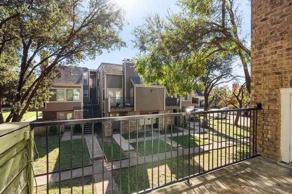 Dallas, TX 75243,9831 Walnut Street #205