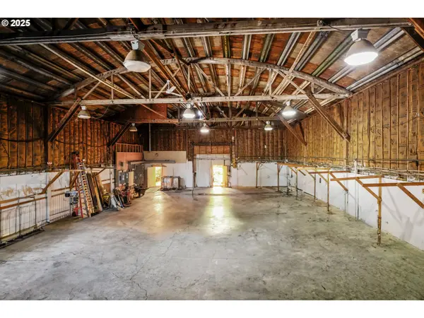 Salem, OR 97301,1885 ANUNSEN CT NE