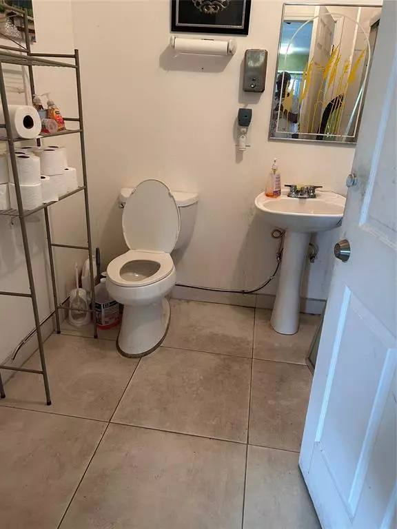 Fort Lauderdale, FL 33311,2401 NW 19th St