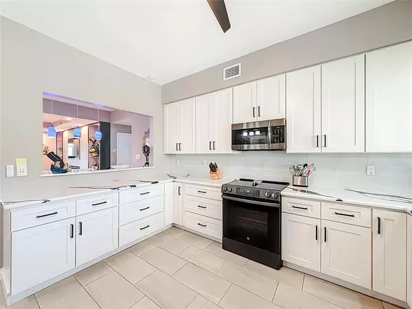 Vero Beach, FL 32967,5040 Harmony Cir #108