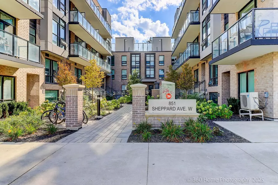 851 Sheppard AVE W #12, Toronto C06, ON M3H 0G2