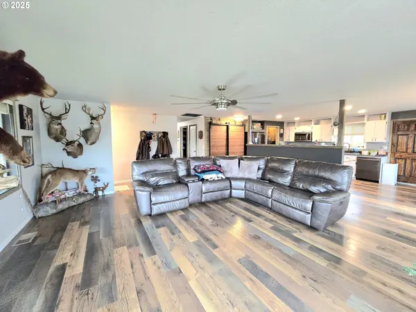 Roseburg, OR 97471,1880 FAIRHILL DR