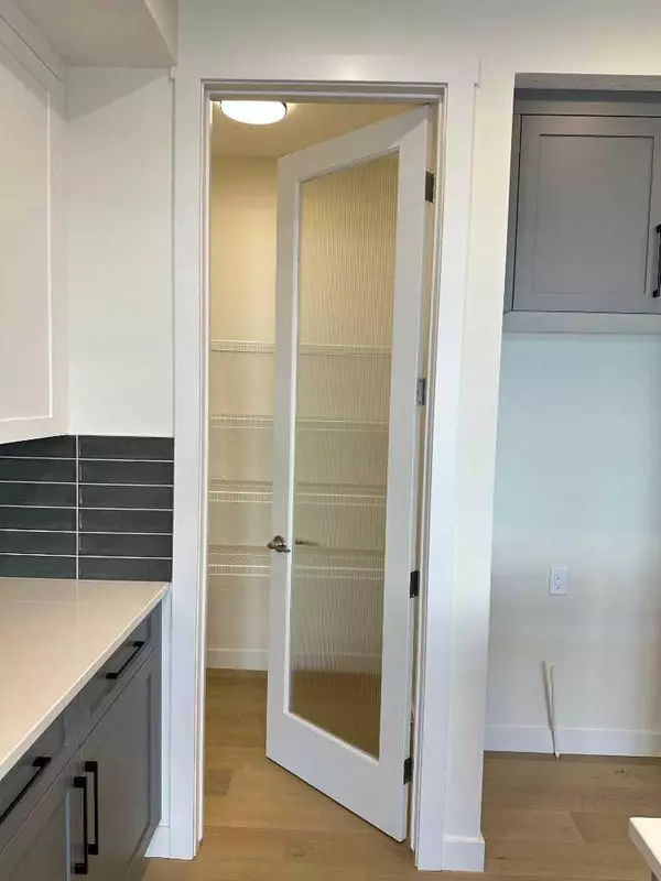 Chestermere, AB T1X 2Z9,249 Waterford WAY