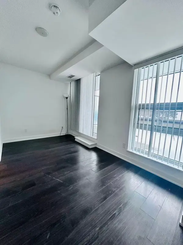 Toronto W04, ON M6A 2N9,160 Flemington RD #306