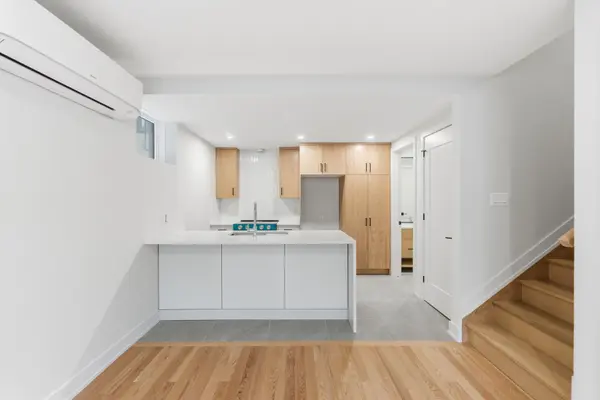 Carlingwood - Westboro And Area, ON K2A 1Z8,514 Roosevelt AVE ##D