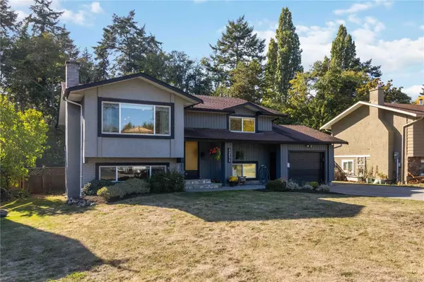 Saanich, BC V8Z 6B6,4254 Eastridge Cres
