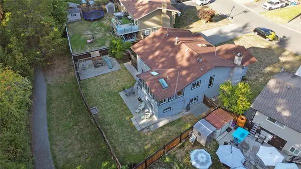 Saanich, BC V8Z 6B6,4254 Eastridge Cres