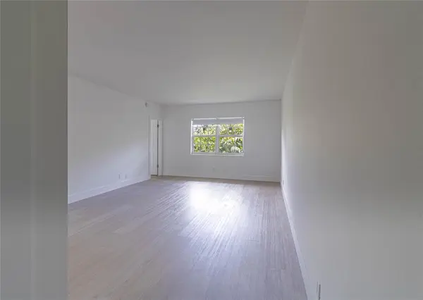 Fort Lauderdale, FL 33316,2424 SE 17th St #305B