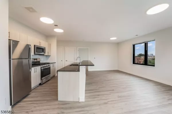 City Of Orange Twp., NJ 07050,72 S Essex Aven #102