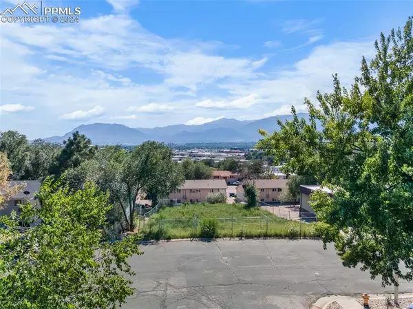 Colorado Springs, CO 80907,1085&1095 Magnolia ST