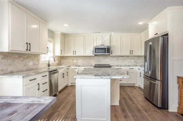 Lake Kiowa, TX 76240,230 Navajo Trail