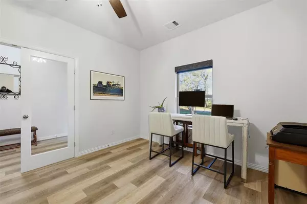 Joshua, TX 76058,4433 County Road 801