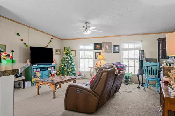 Barry, TX 75102,7041 NW County Road 2070