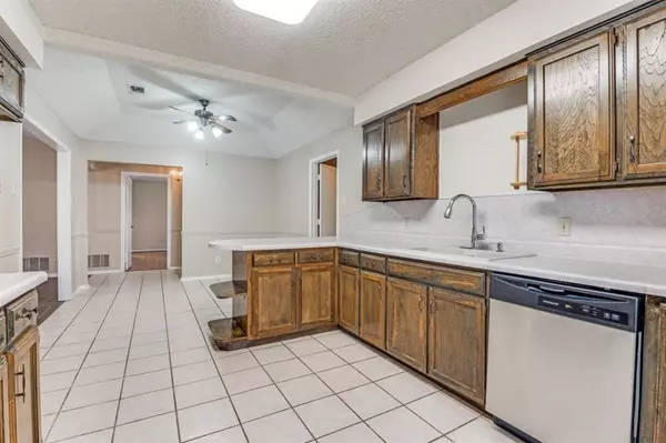 Cedar Hill, TX 75104,821 Hillside Drive