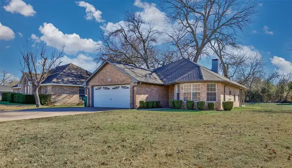 1714 Windsor Drive, Gainesville, TX 76240