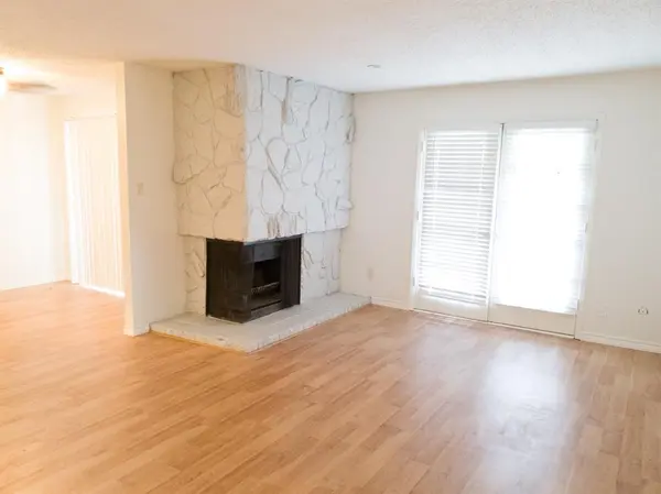 Dallas, TX 75231,8560 Park Lane #130